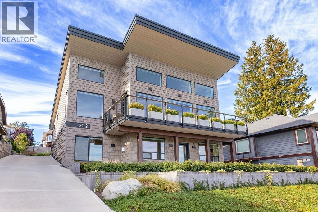 502 SPYGLASS PLACE