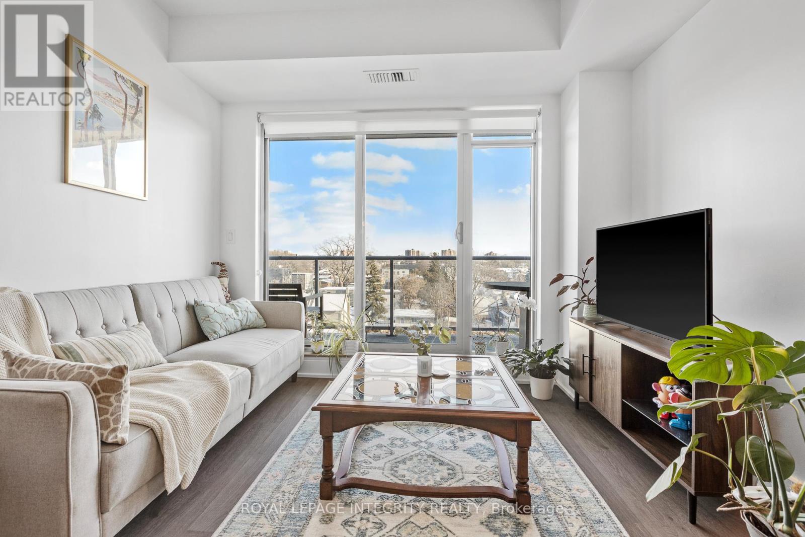 410 - 7 MARQUETTE AVENUE