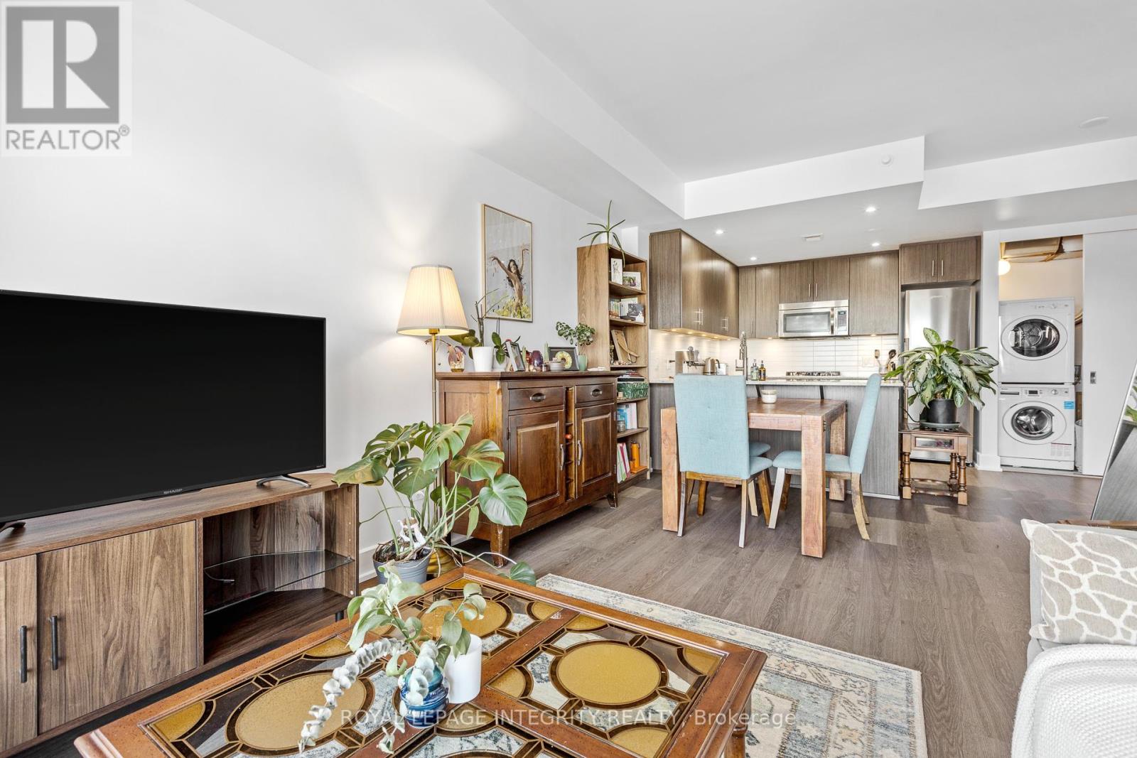 410 - 7 MARQUETTE AVENUE