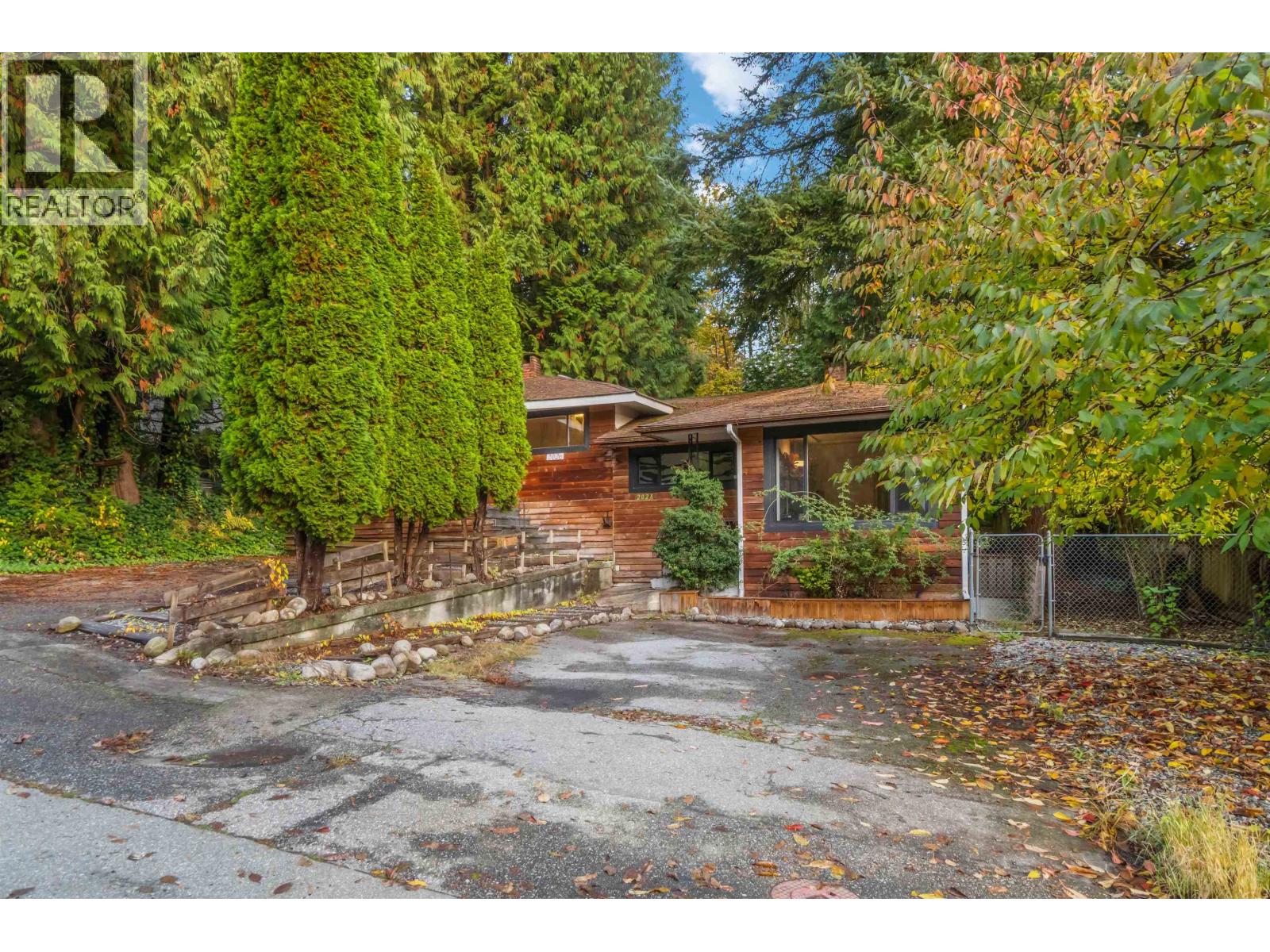 2026 2028 COLUMBIA STREET