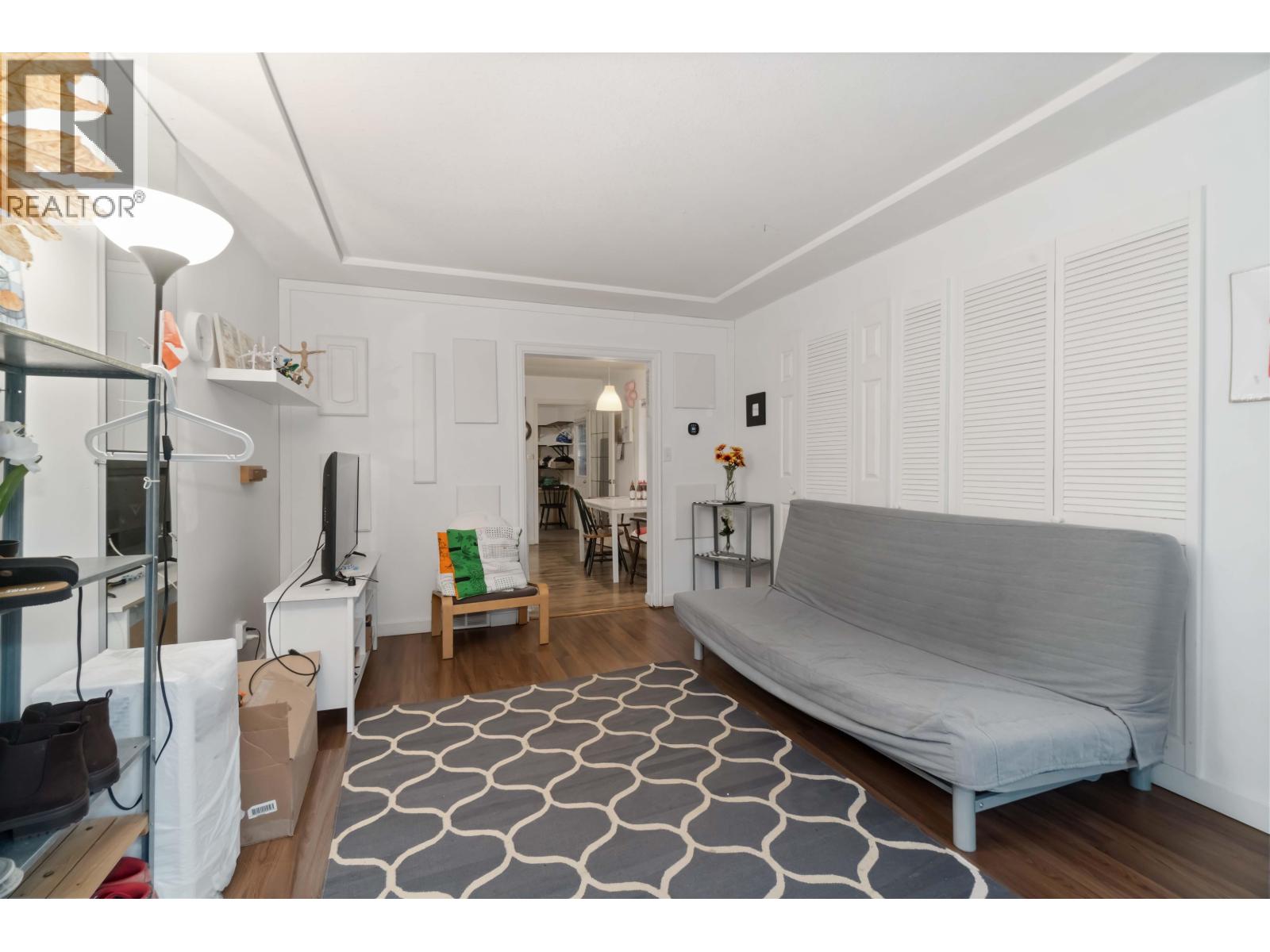 2026 2028 COLUMBIA STREET