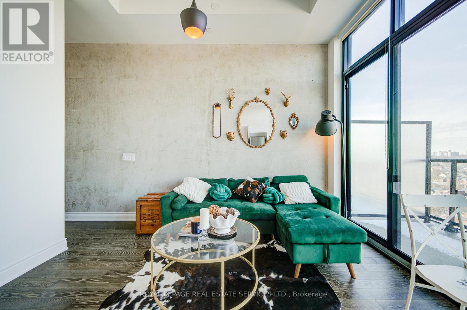 1311 - 608 RICHMOND STREET W