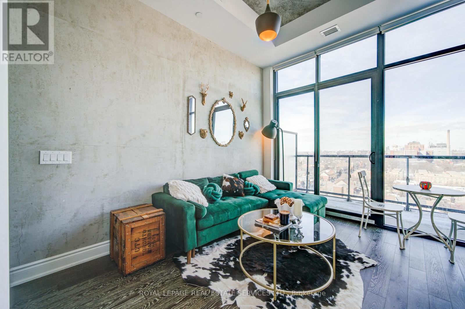 1311 - 608 RICHMOND STREET W