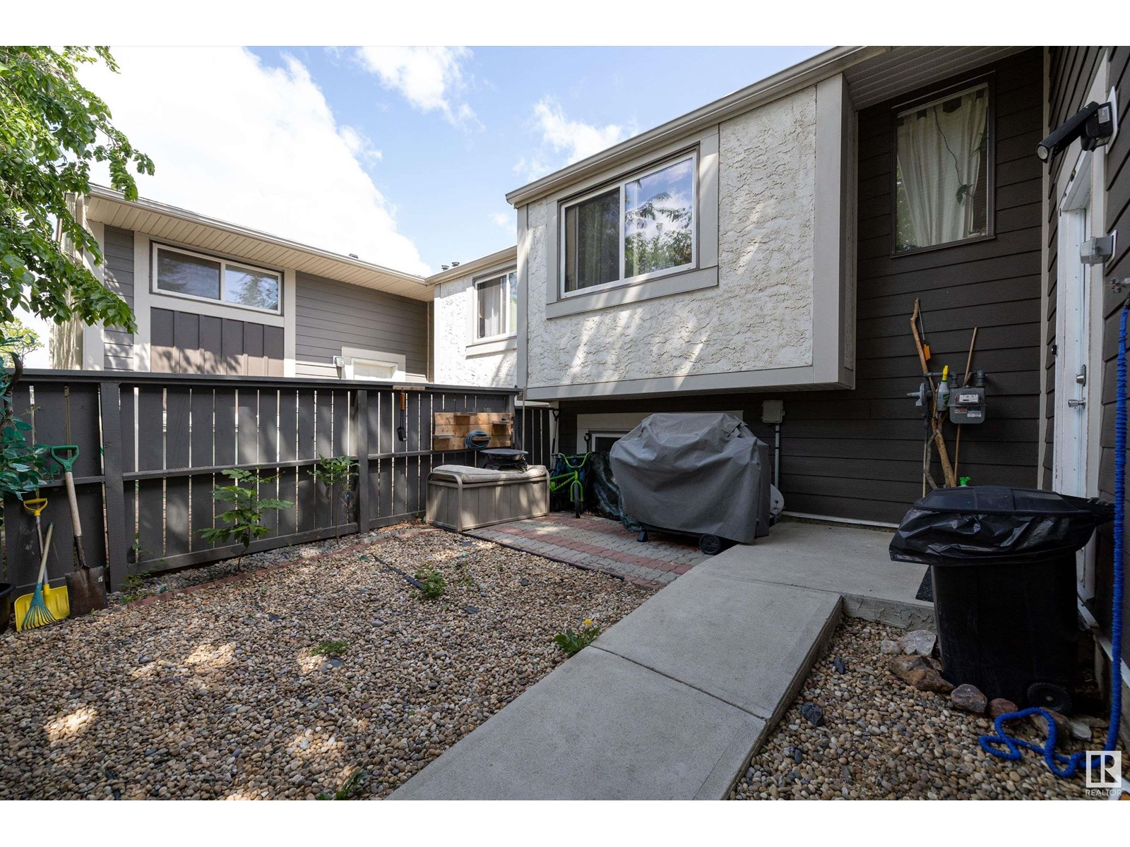 325 WILLOW CO NW