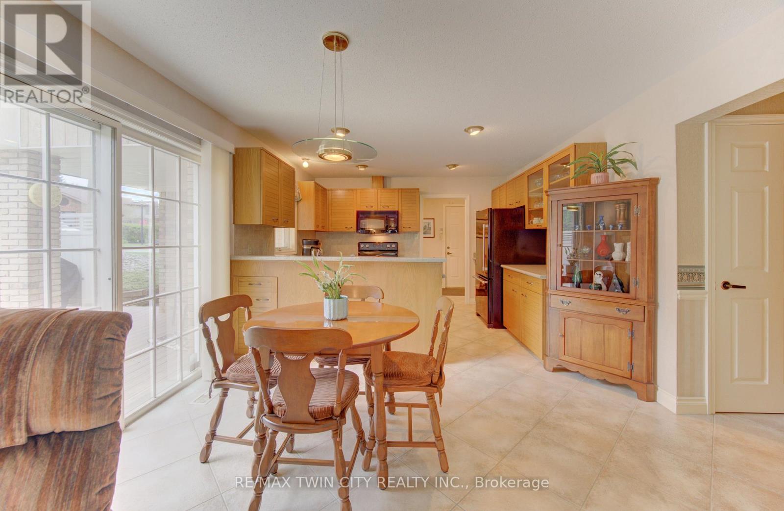 13 - 298 ROXTON DRIVE