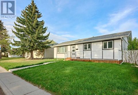7008 Hunterview Drive NW Calgary AB T2K4P3