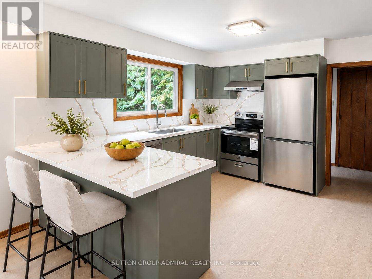 865 REGENT DRIVE