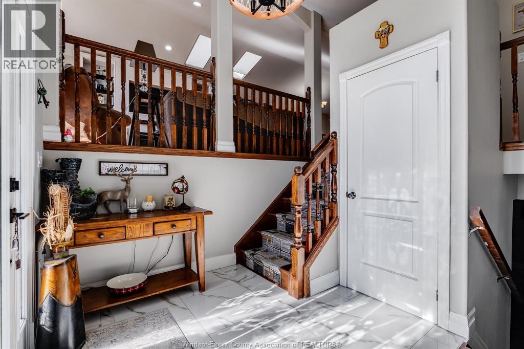 924 Driftwood CRESCENT