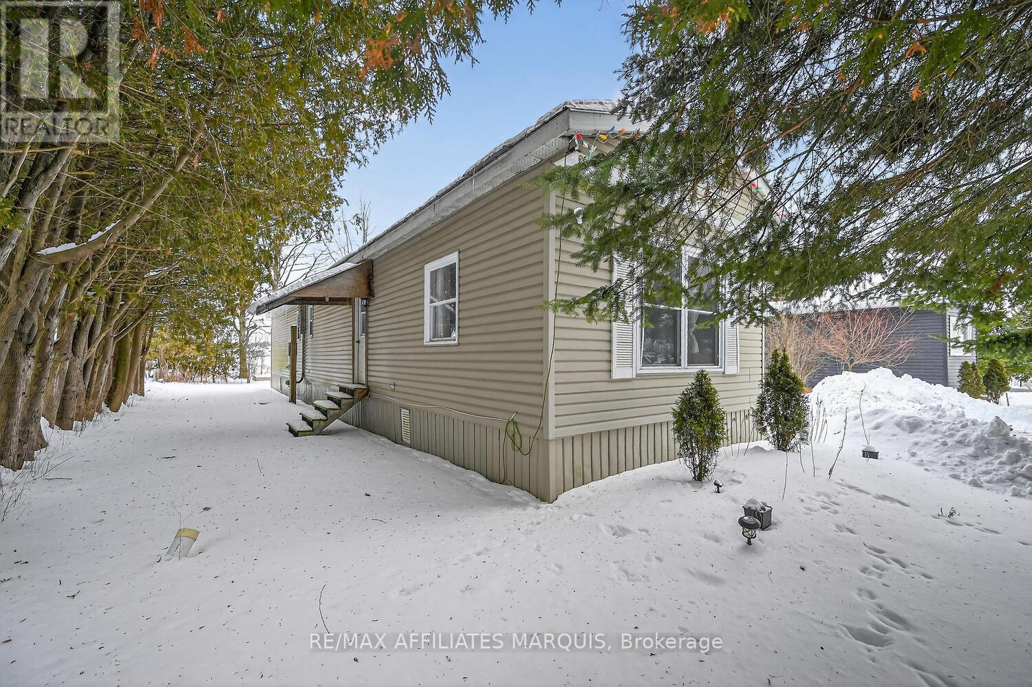 213 - 26 SALMON SIDE ROAD