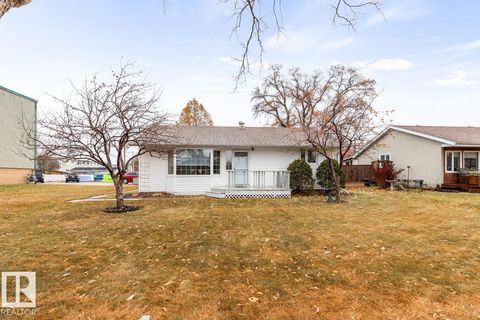 1 ROSS DR Fort Saskatchewan AB T8L2M8