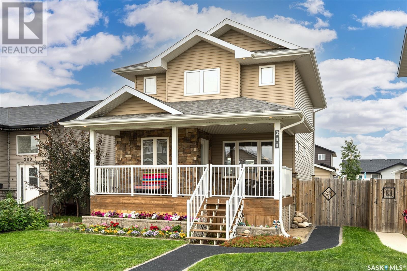 211 Warwick CRESCENT