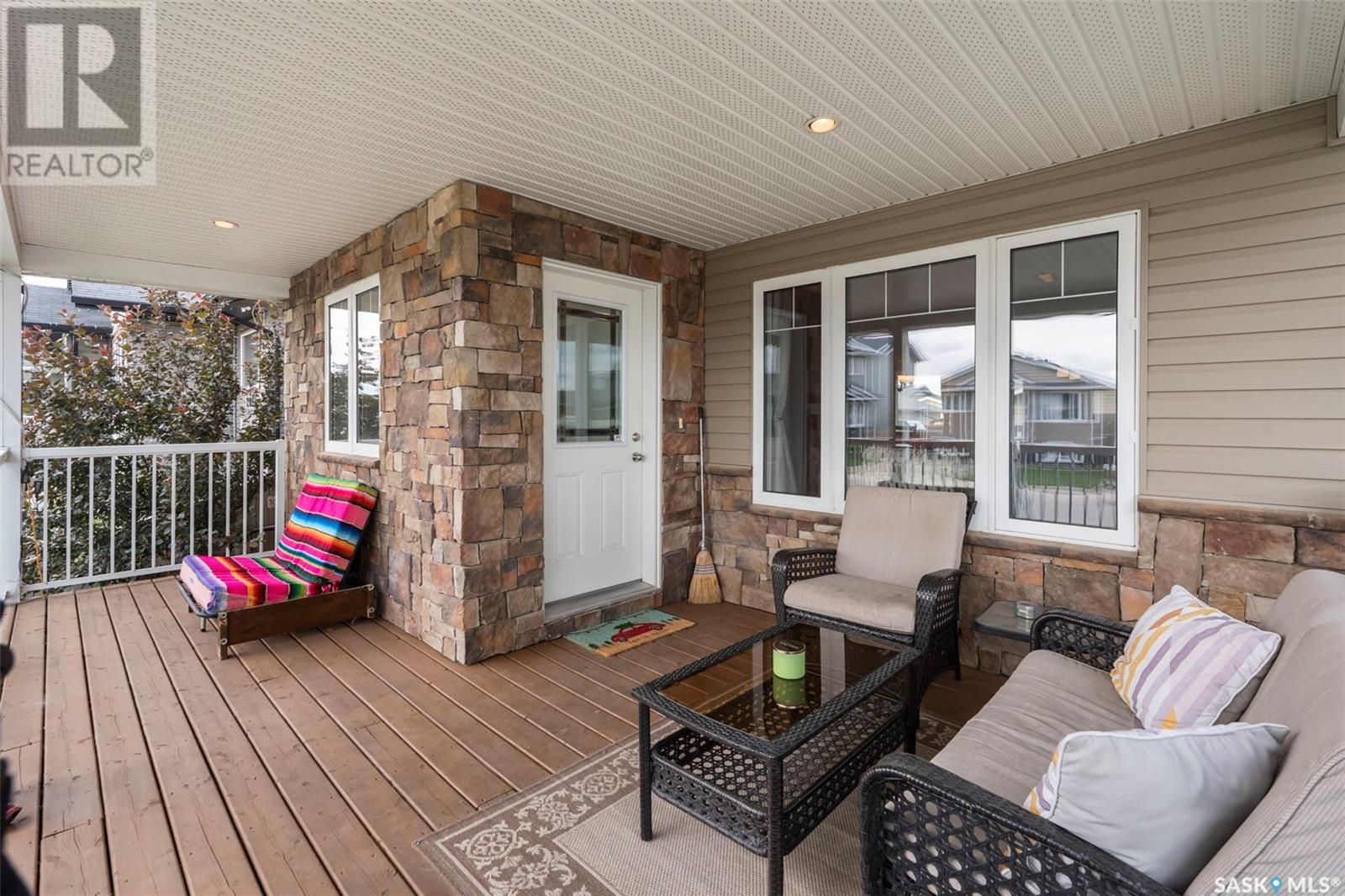 211 Warwick CRESCENT
