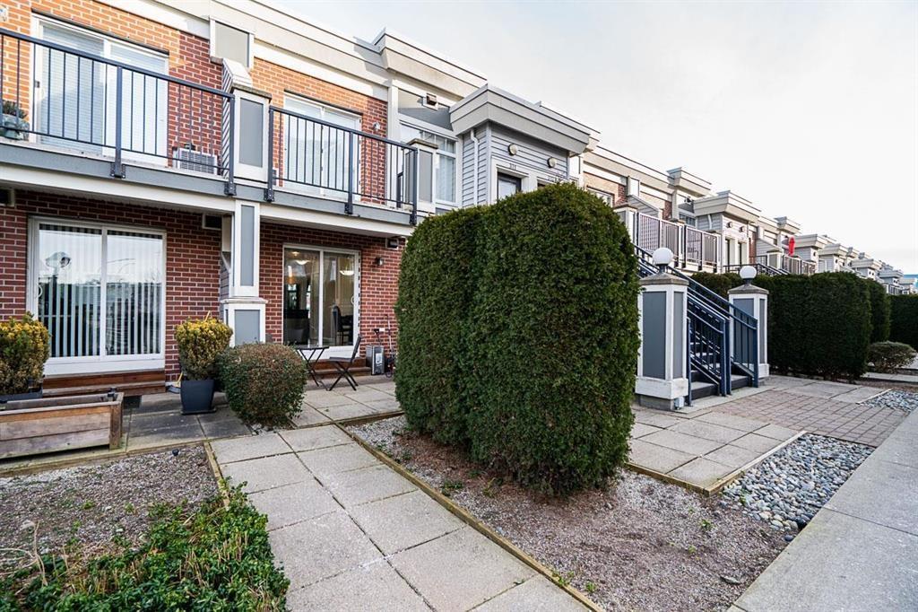 271 20170 FRASER HIGHWAY