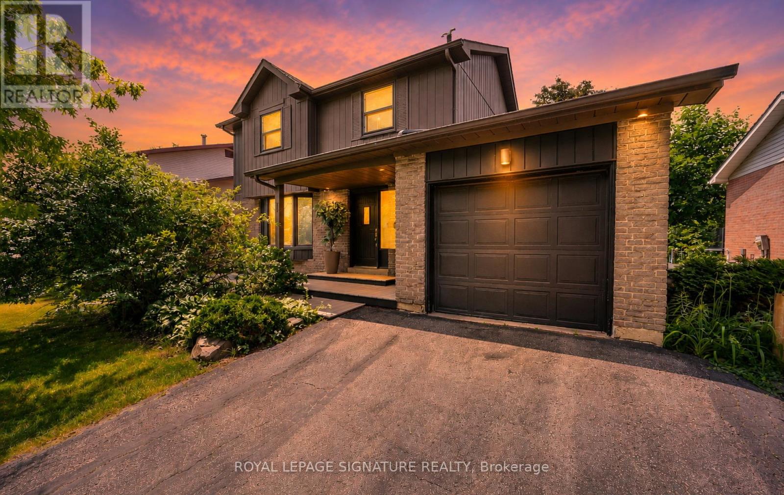 Photo 1 of 49 — 28 BRIGHTWAY CRESCENT, Richmond Hill (North Richvale), ON L4C4Z9