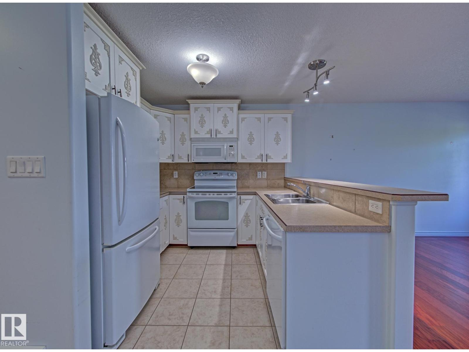 #3 10 Woodcrest LN