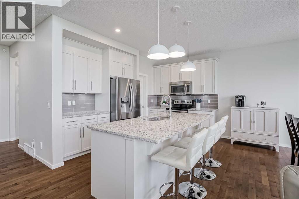 225 Kingsmere Cove SE