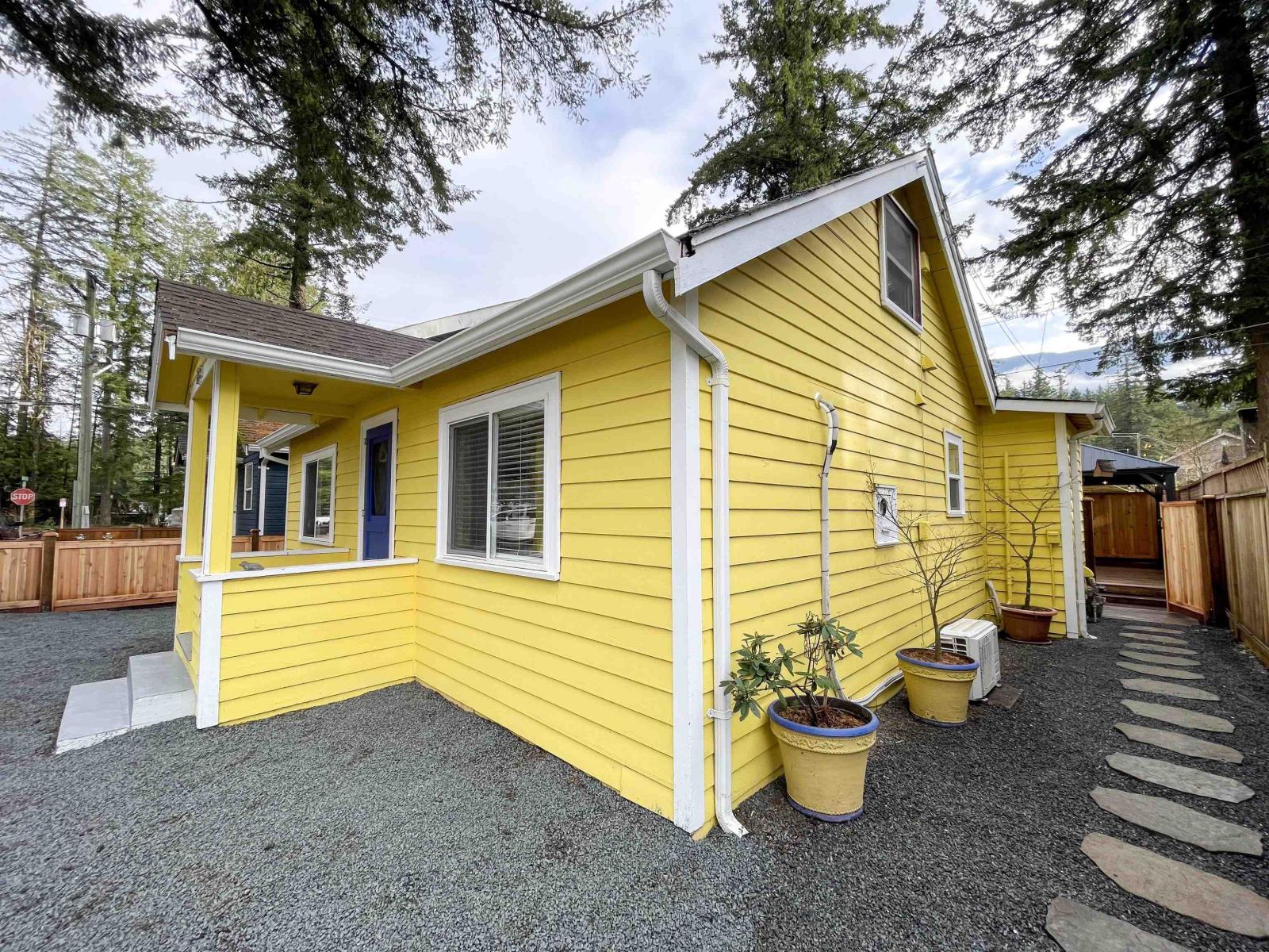 298 HEMLOCK STREET|Cultus Lake North