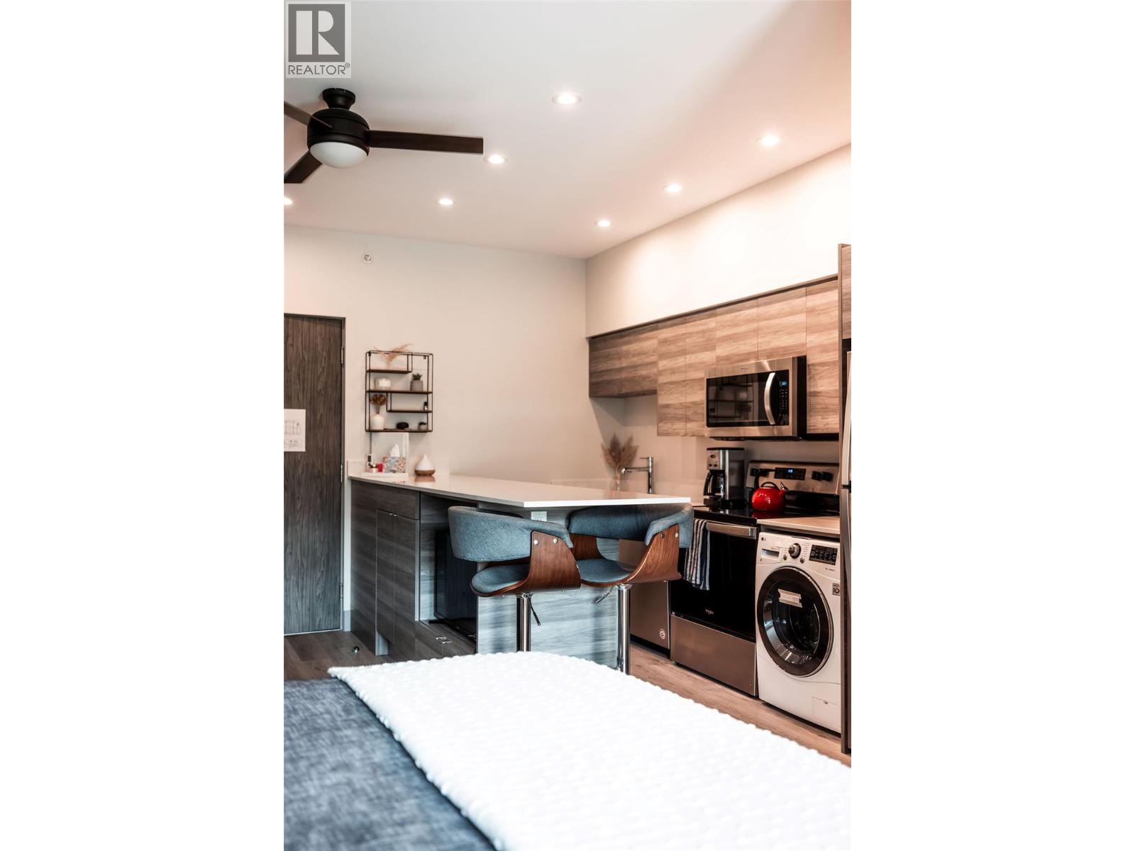 2555 Lakeshore Road Unit# 518