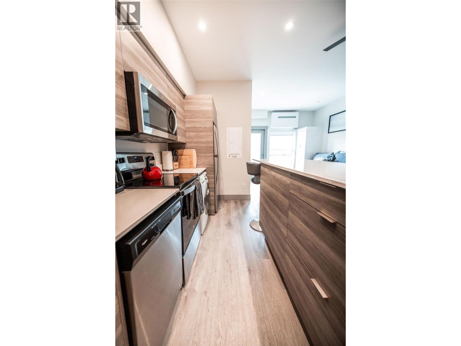 2555 Lakeshore Road Unit# 518