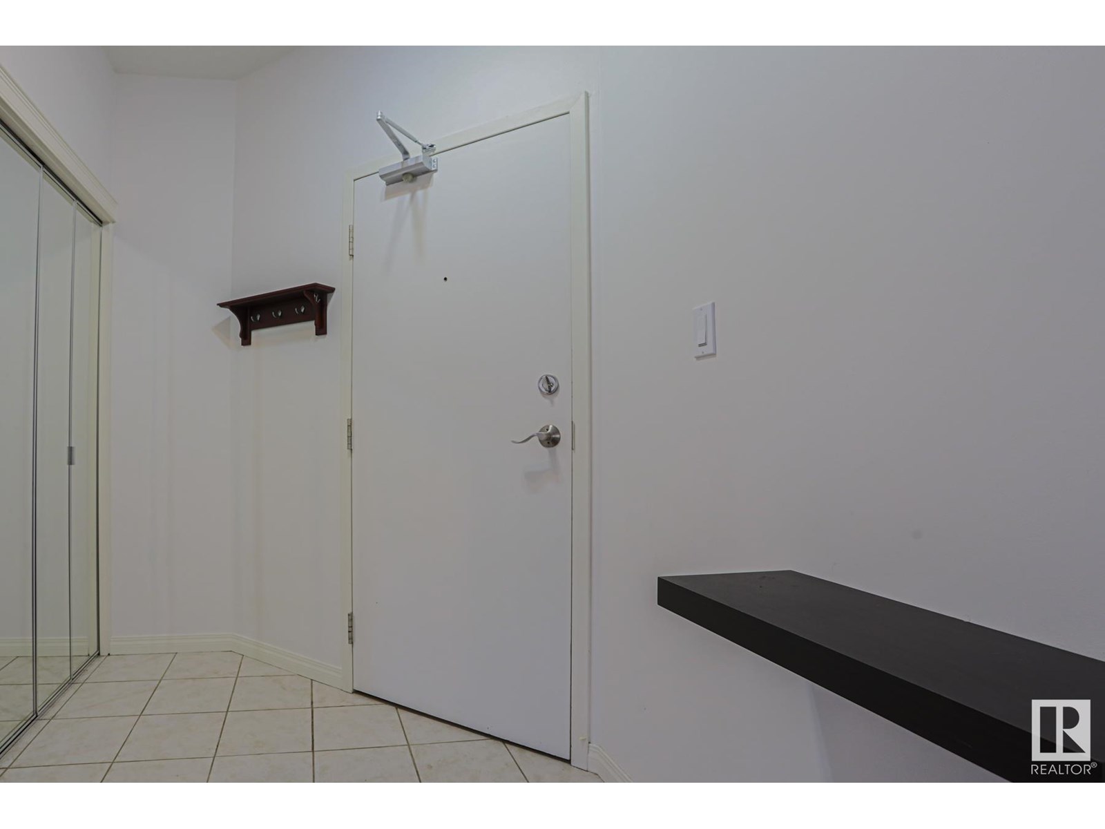 #100 10145 114 ST NW