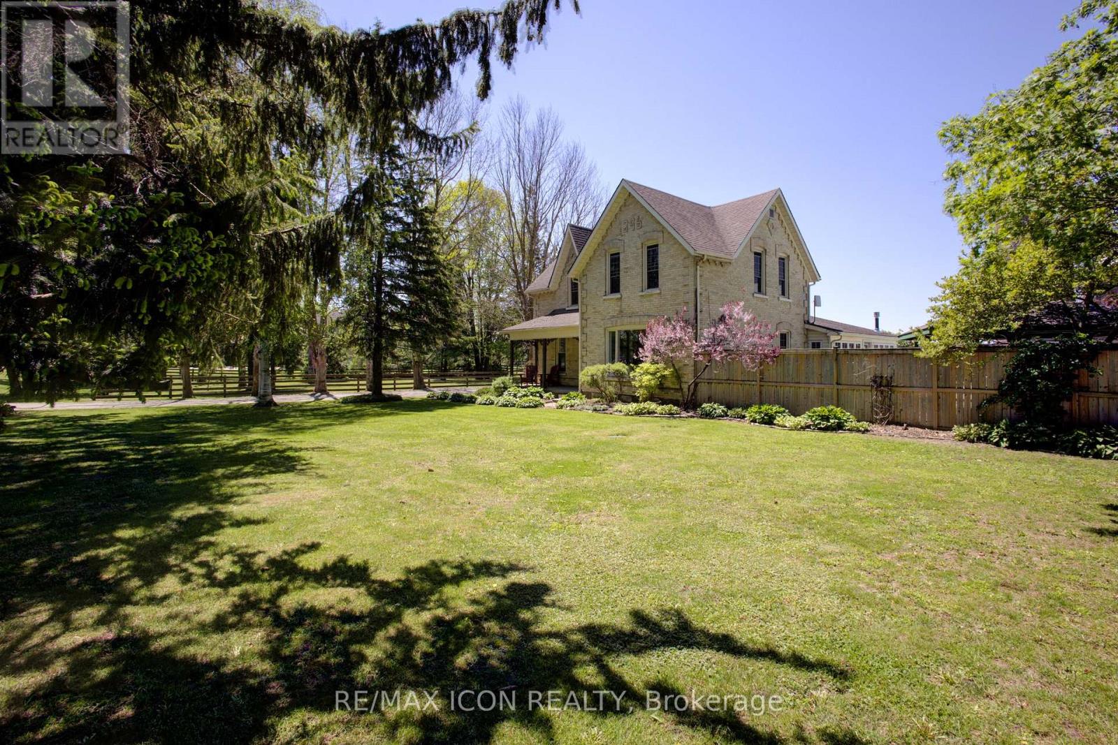392114 GREY 109 ROAD