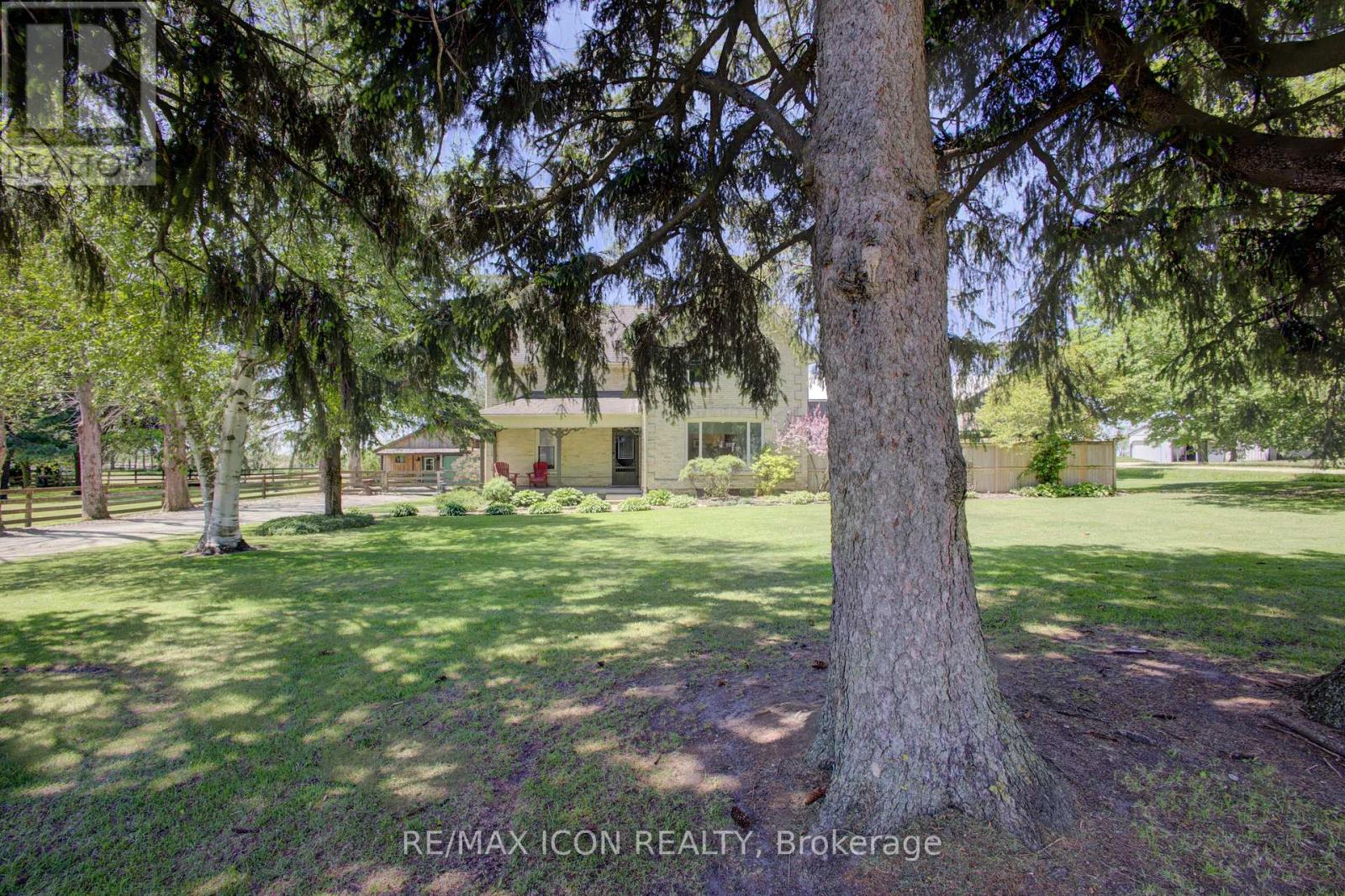 392114 GREY 109 ROAD