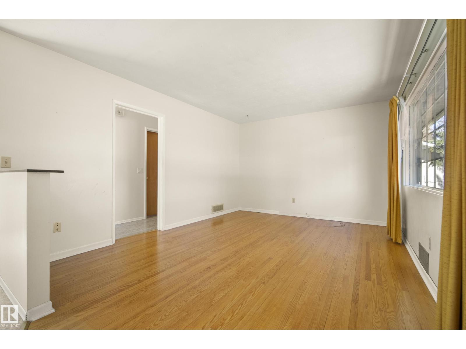 10504 45 ST NW