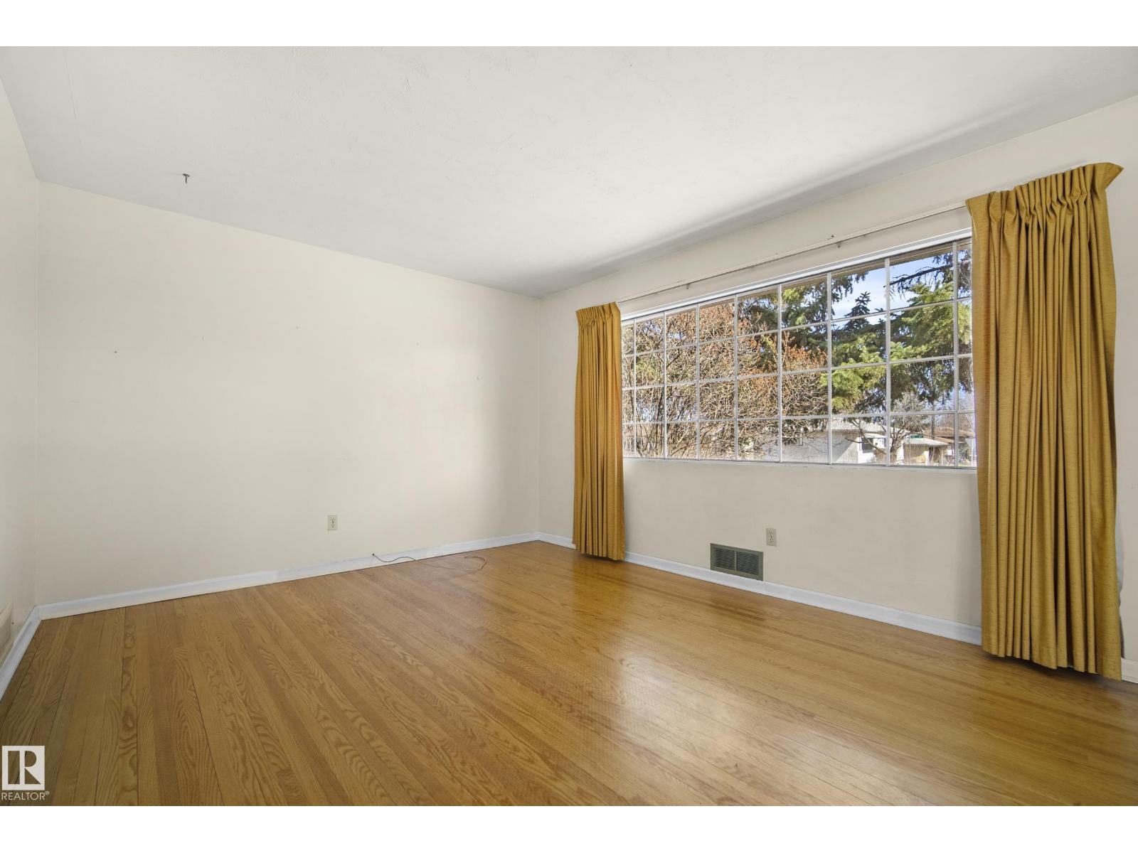 10504 45 ST NW