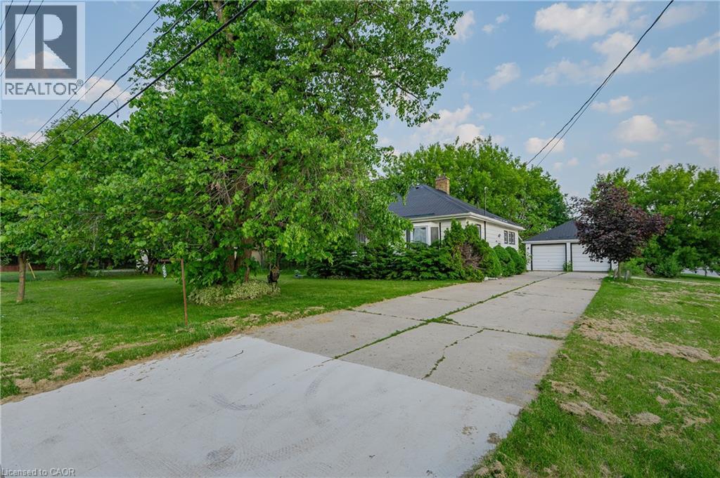 1060 QUEENS BUSH Road