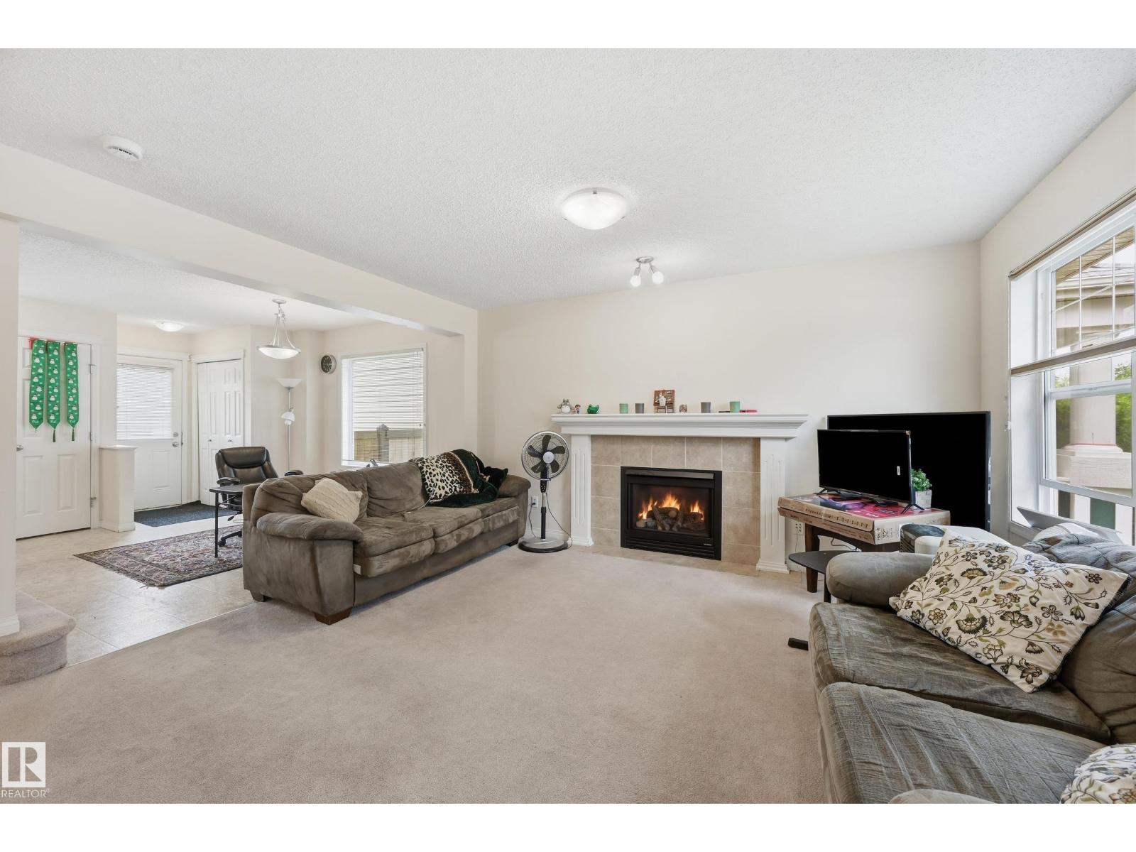1516 76 ST SW