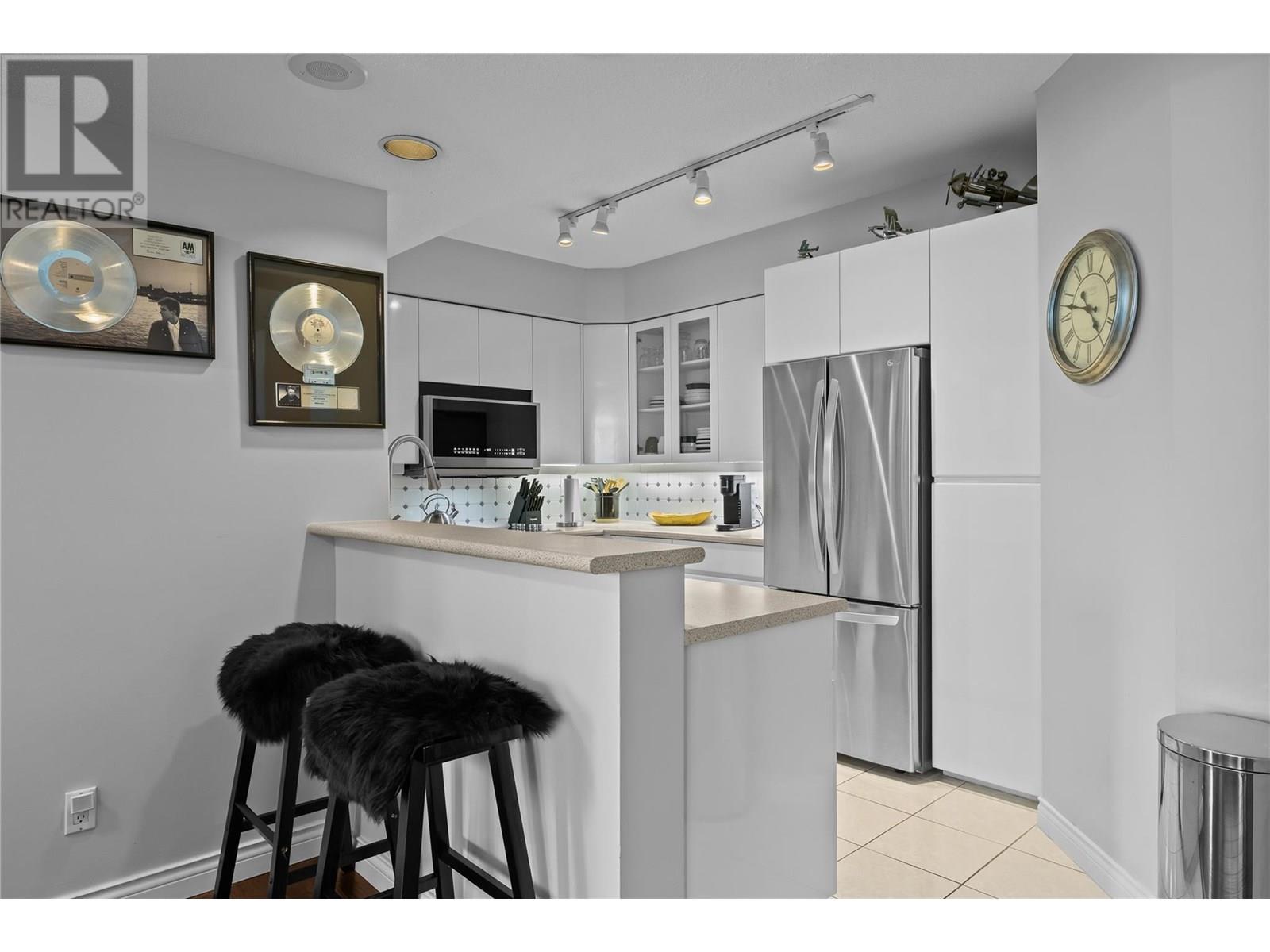 1152 Sunset Drive Unit# 706