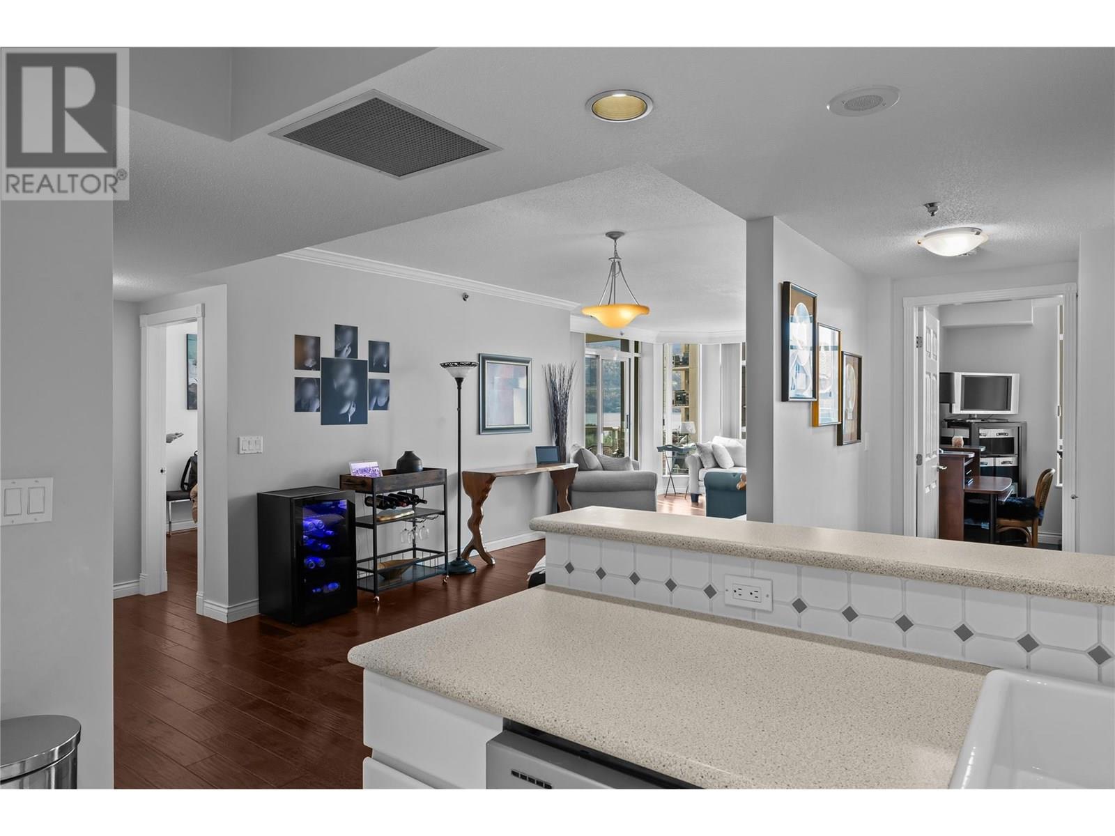 1152 Sunset Drive Unit# 706