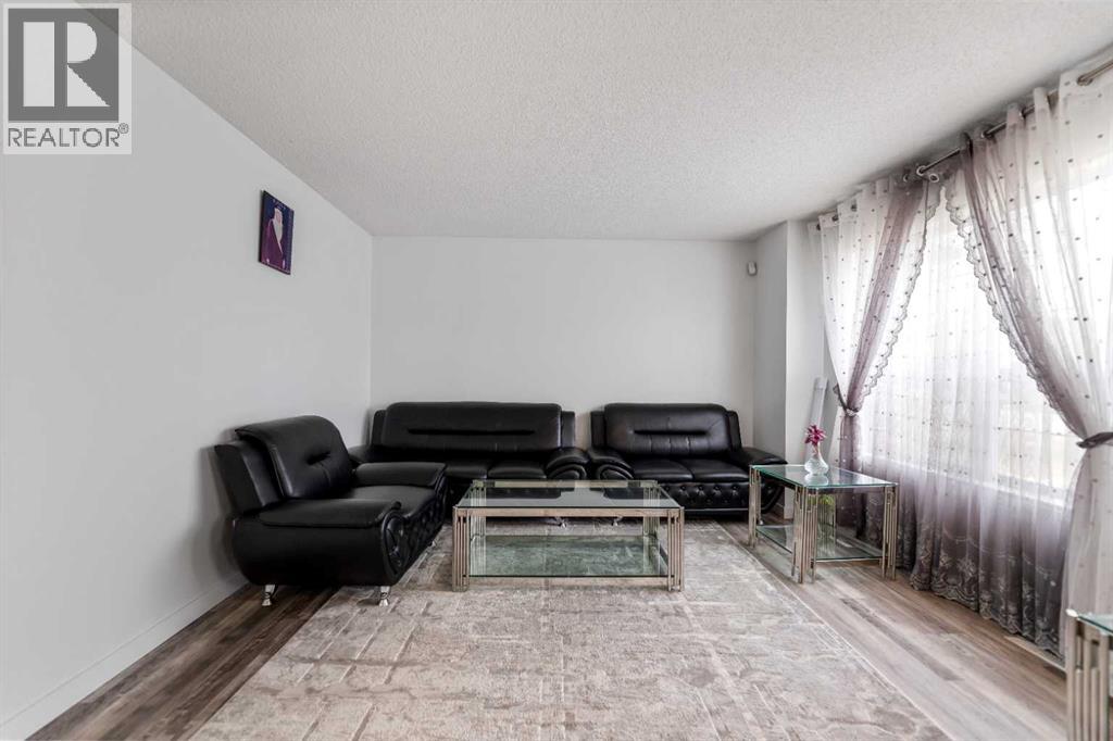 50 Taravista Gardens NE