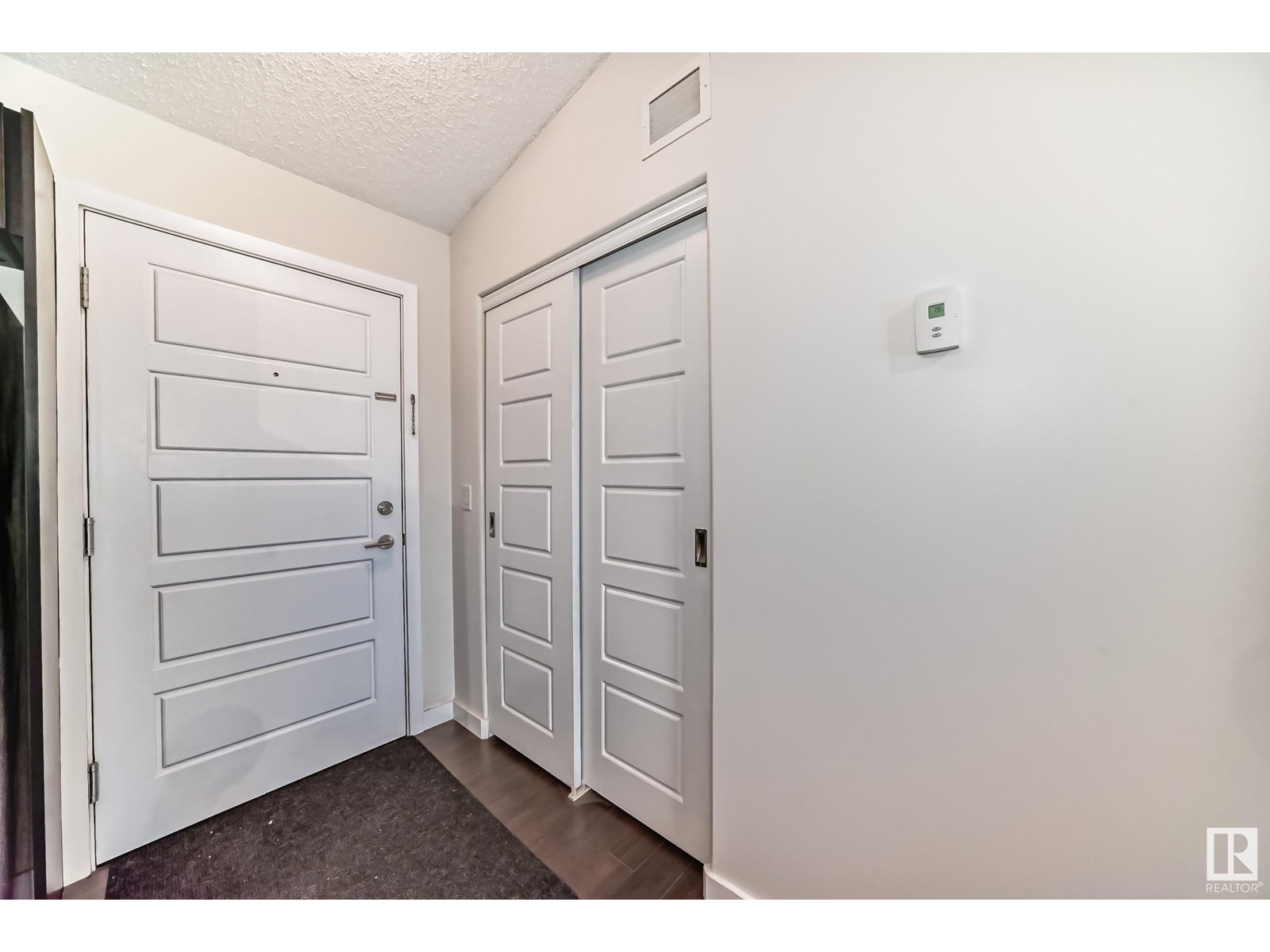 #406 14808 125 ST NW