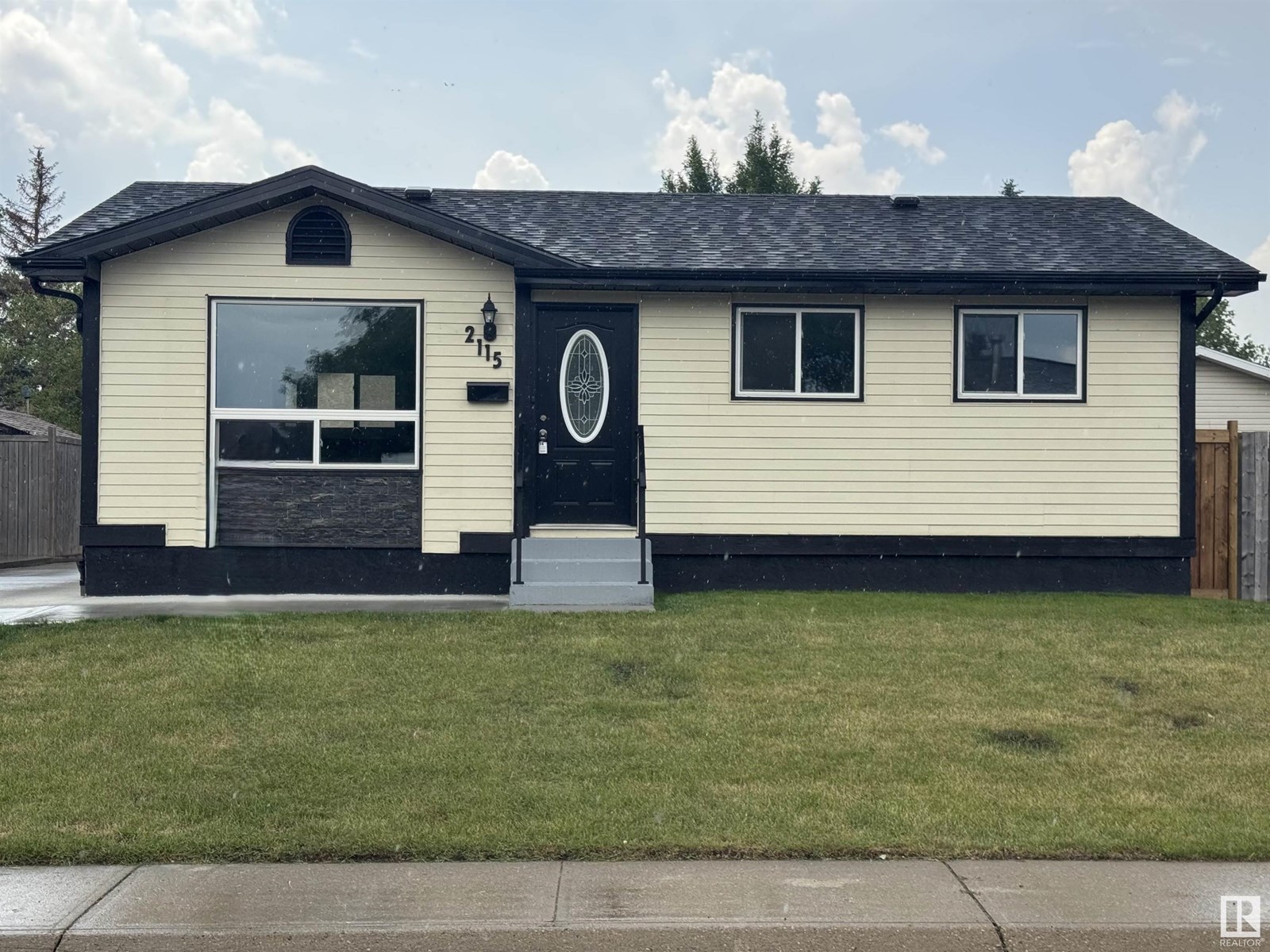 2115 145 AV NW