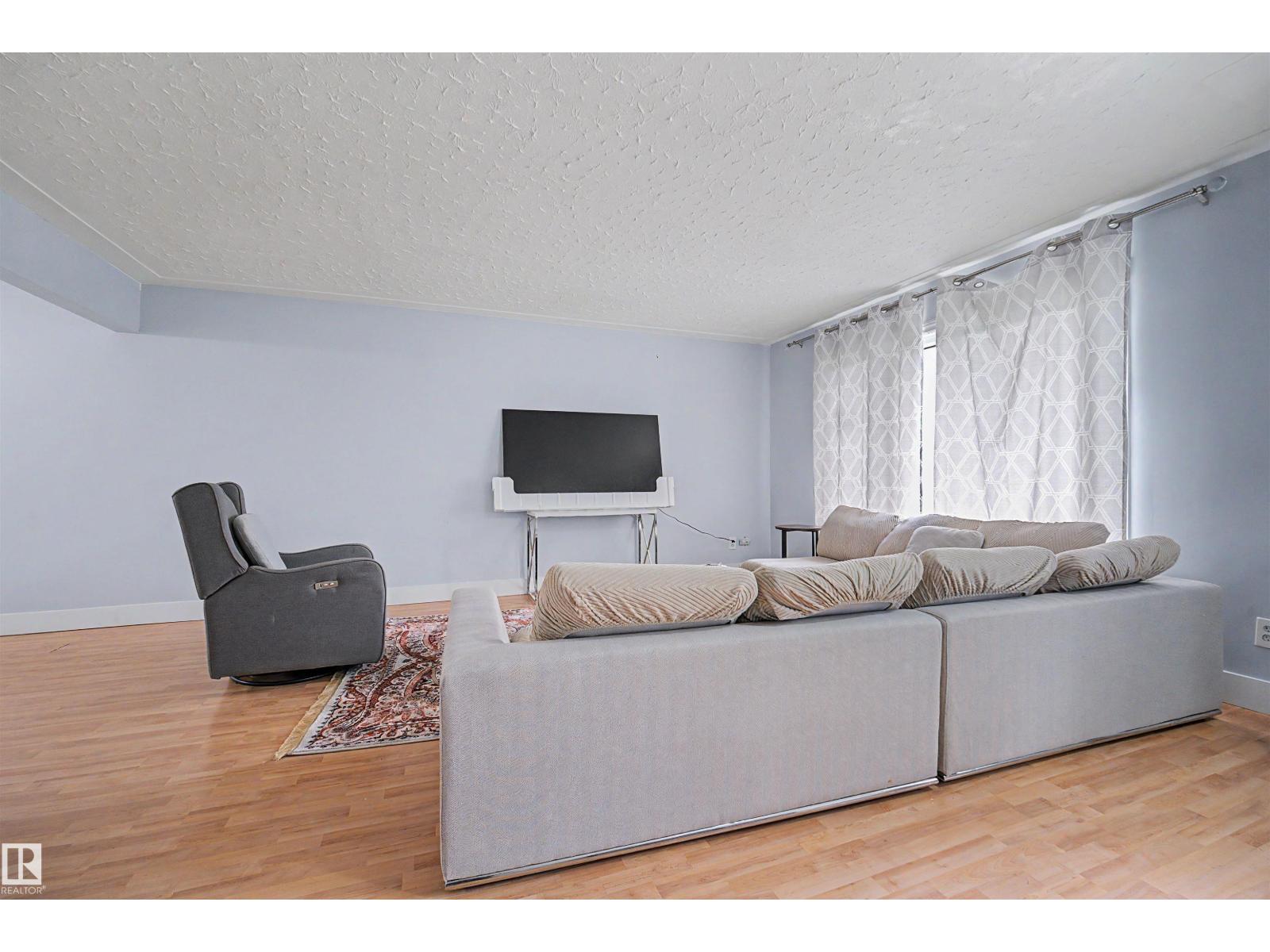 12707 87 ST NW