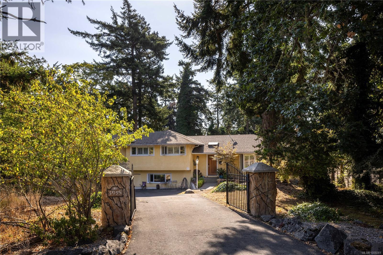 3935 Tudor Ave