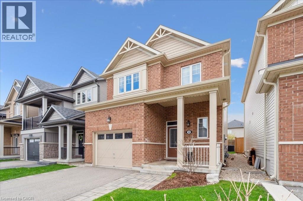 33 MCFARLANE Crescent