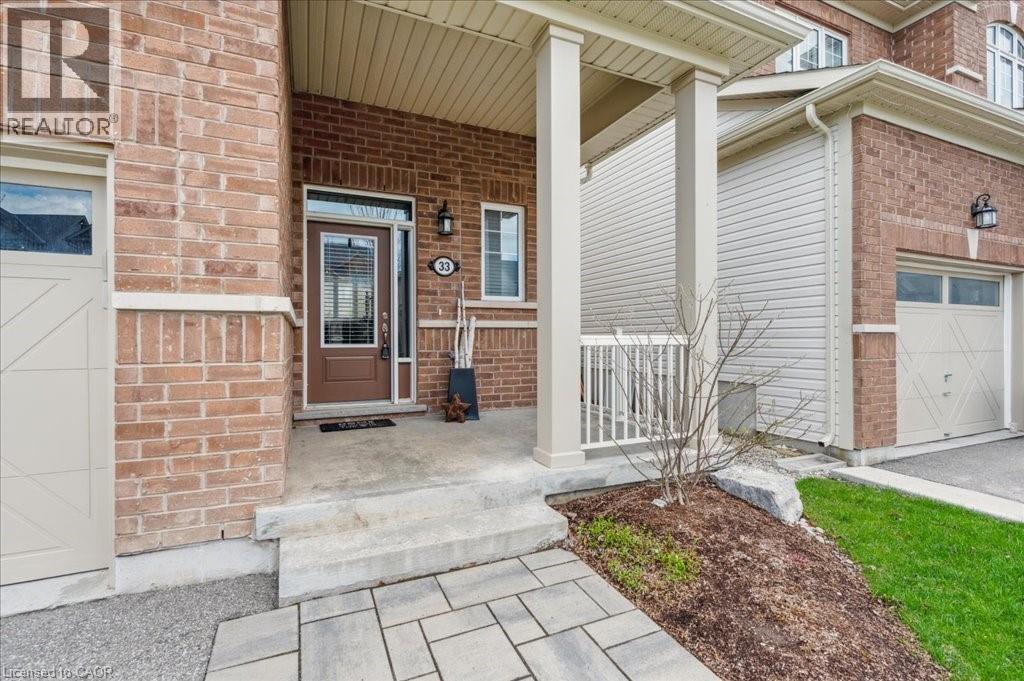 33 MCFARLANE Crescent