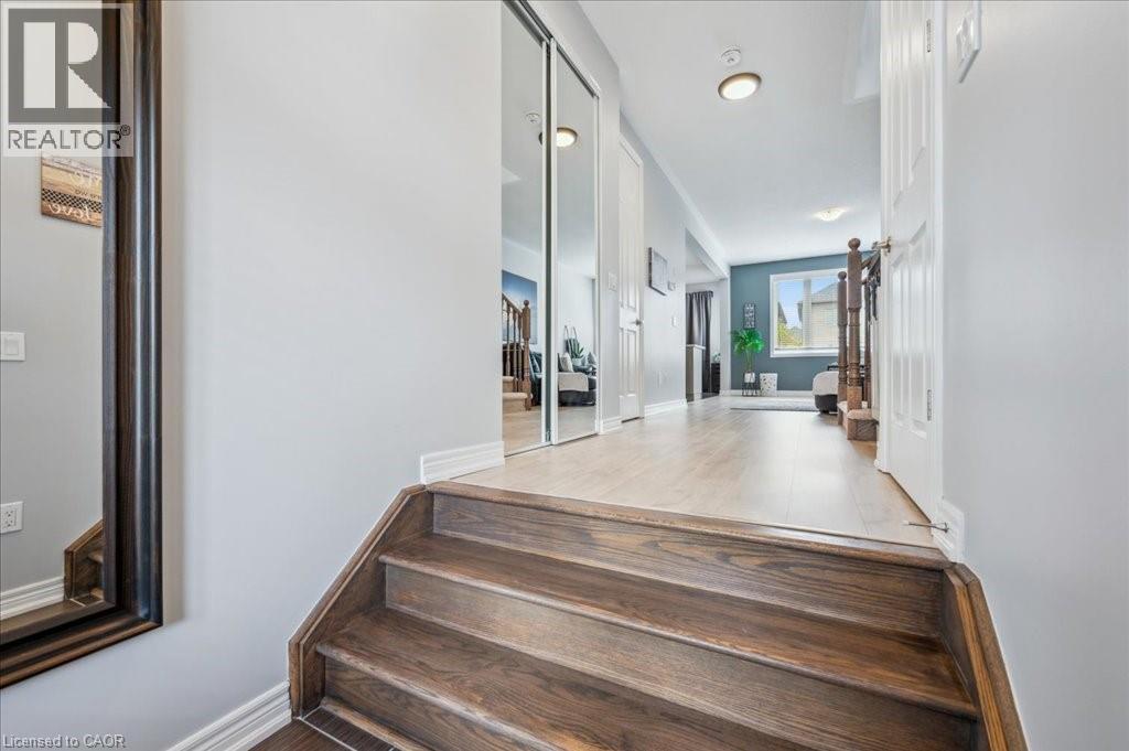 33 MCFARLANE Crescent