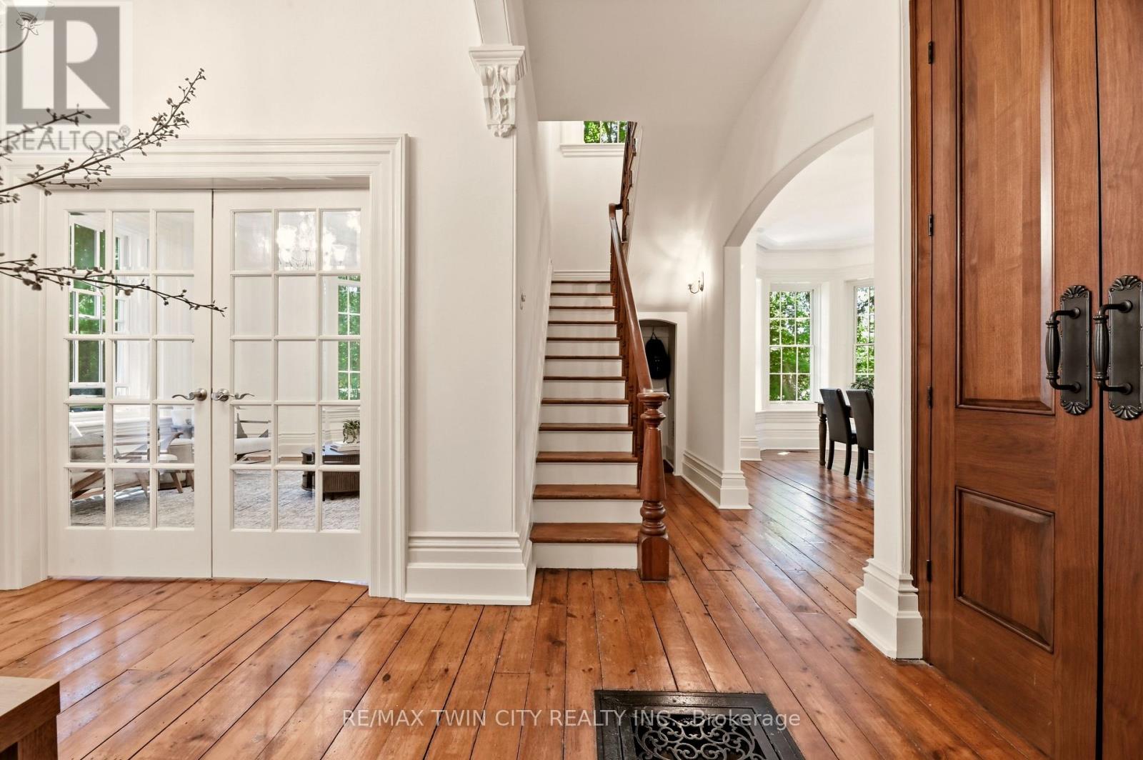 25 DUNBAR STREET