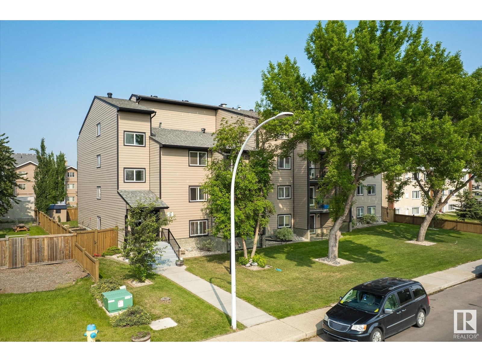 #302 11224 116 ST NW