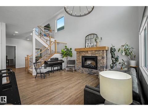 34 RIVERHILL CR St. Albert AB T8N7X4