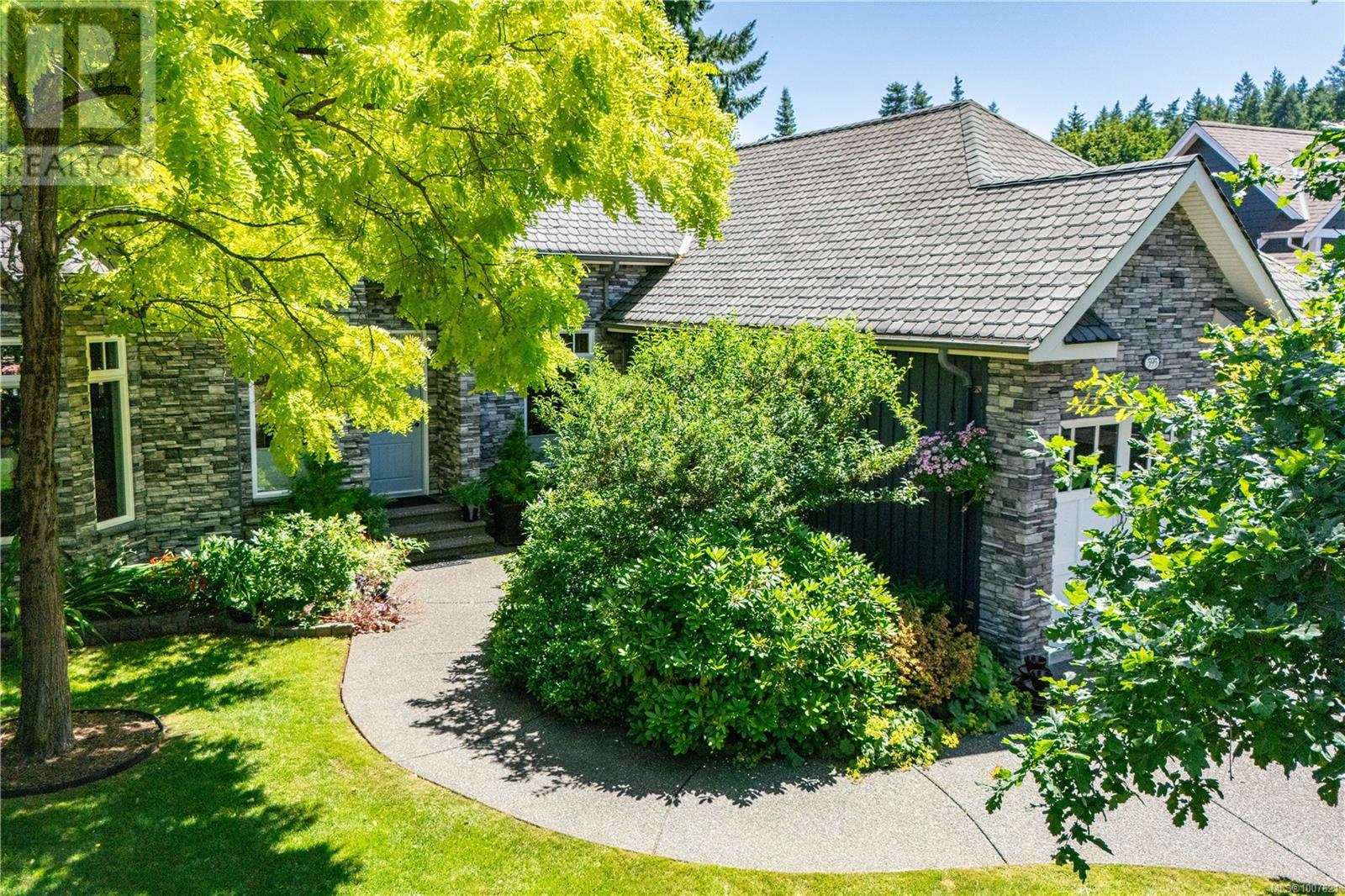 595 Edgewood Dr