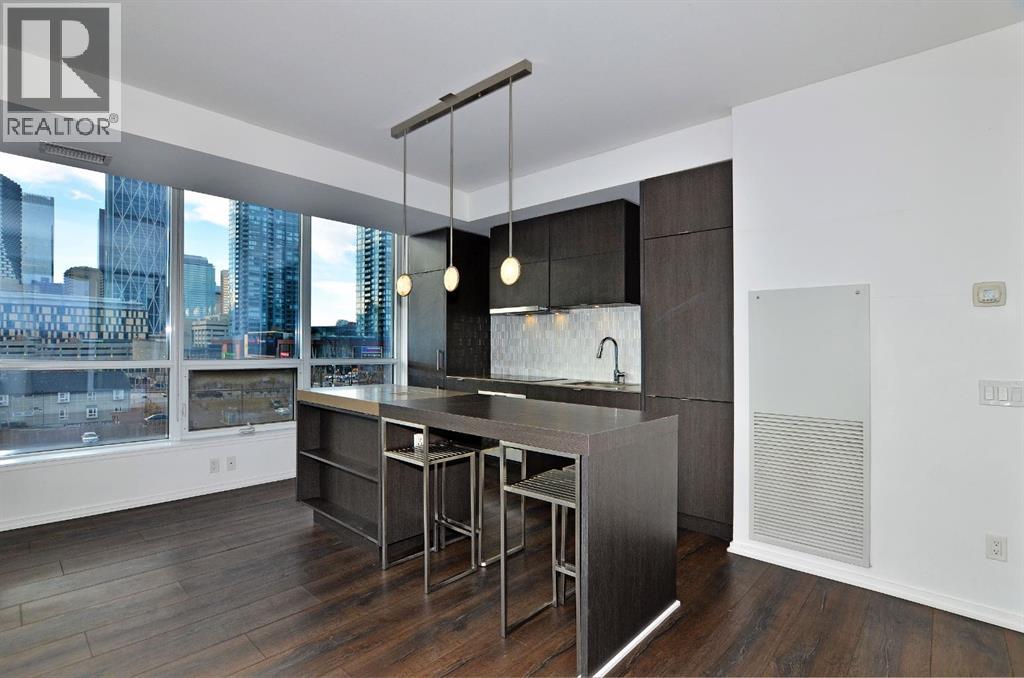 426, 615 6 Avenue SE