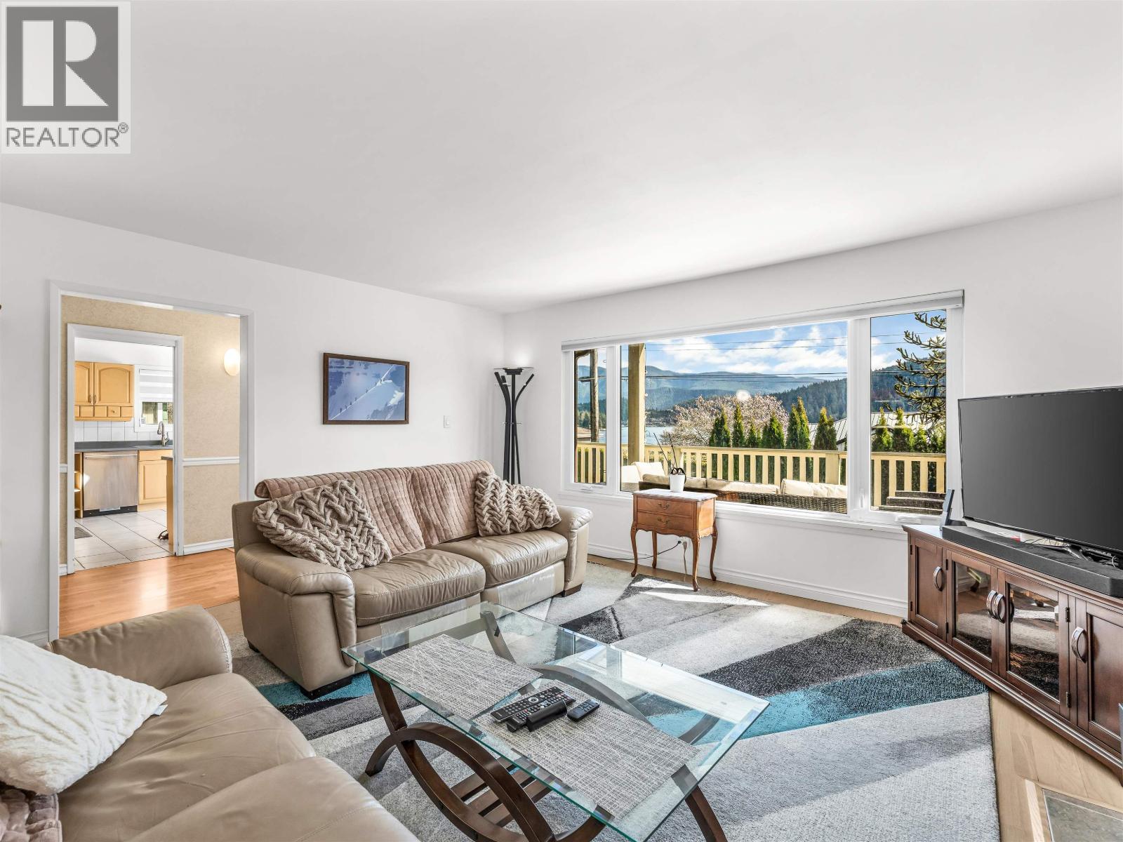 351 BEACHVIEW DRIVE