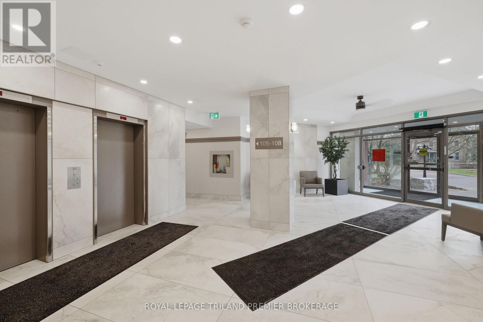 1004 - 600 TALBOT STREET