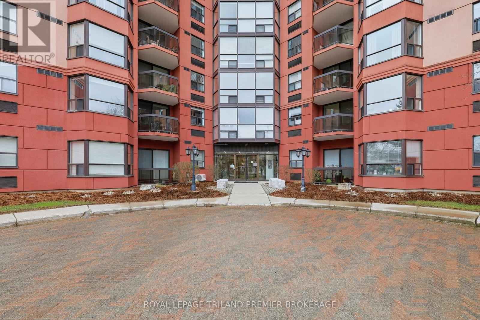 1004 - 600 TALBOT STREET