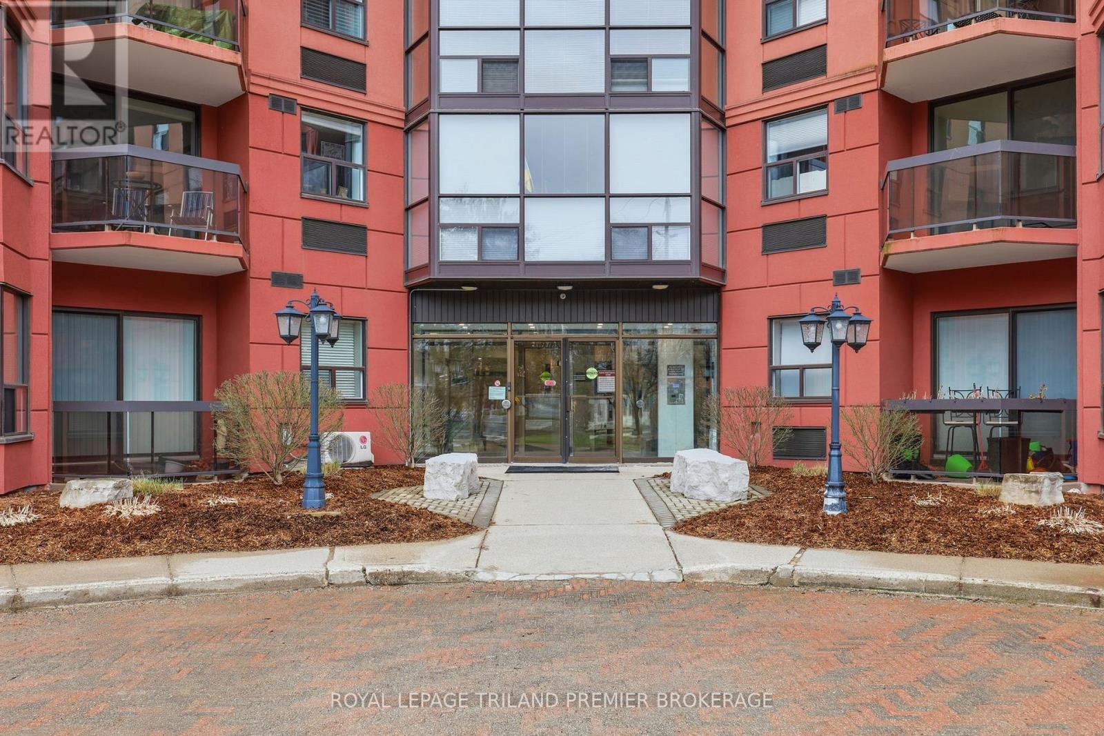 1004 - 600 TALBOT STREET