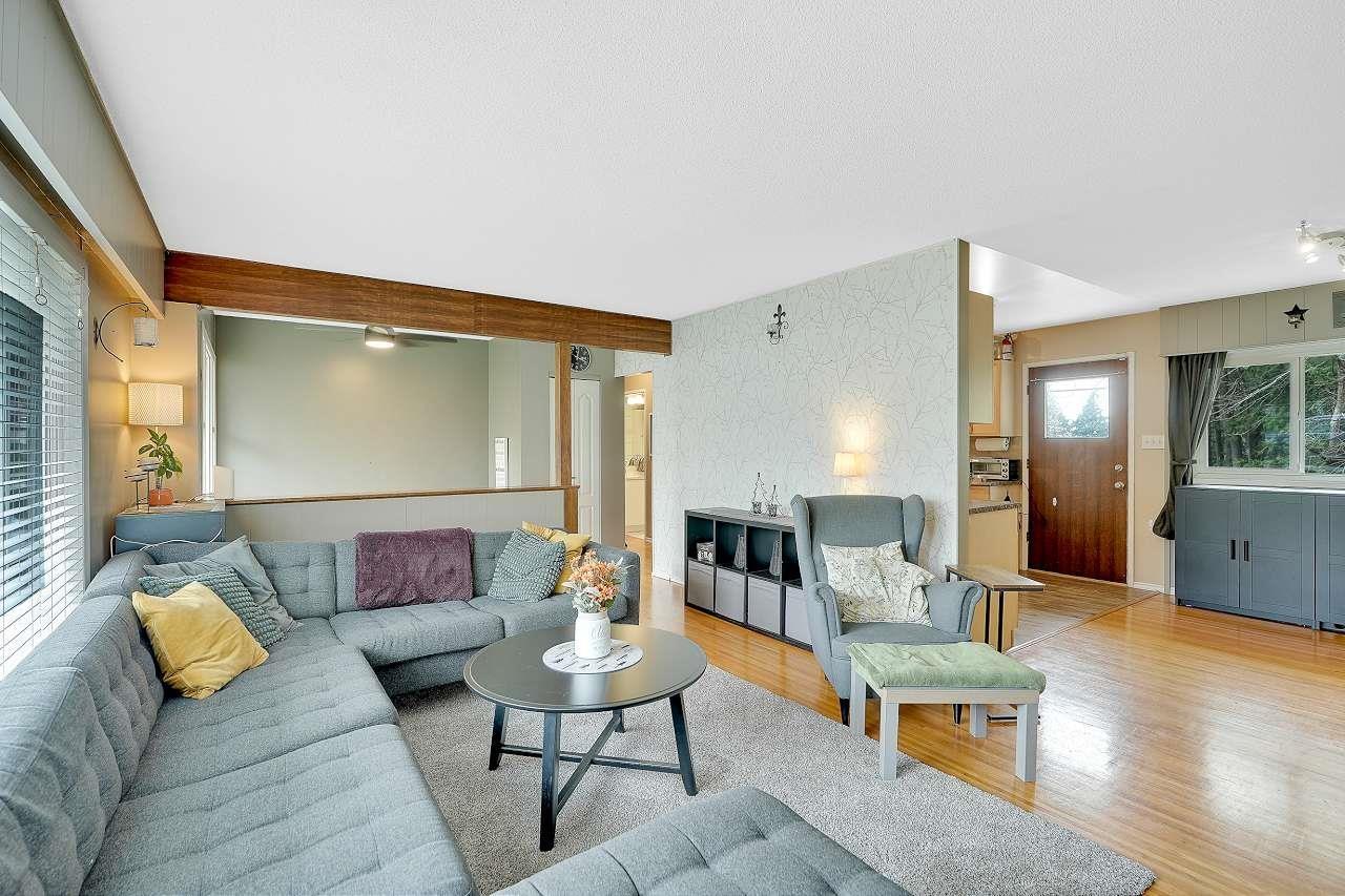 9511 DAWSON CRESCENT